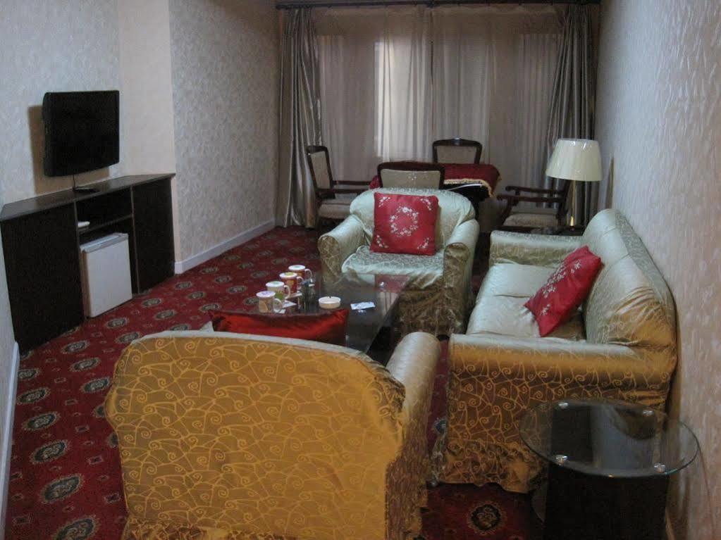 Tianzhi Hotel Harbin Buitenkant foto